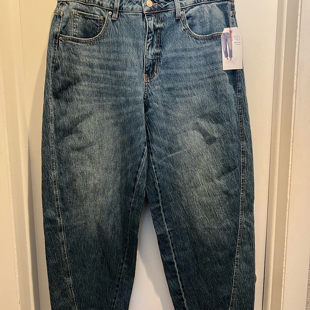 Time and Tru Women's High Rise Barrel Jean, 26.5" Inseam NWT